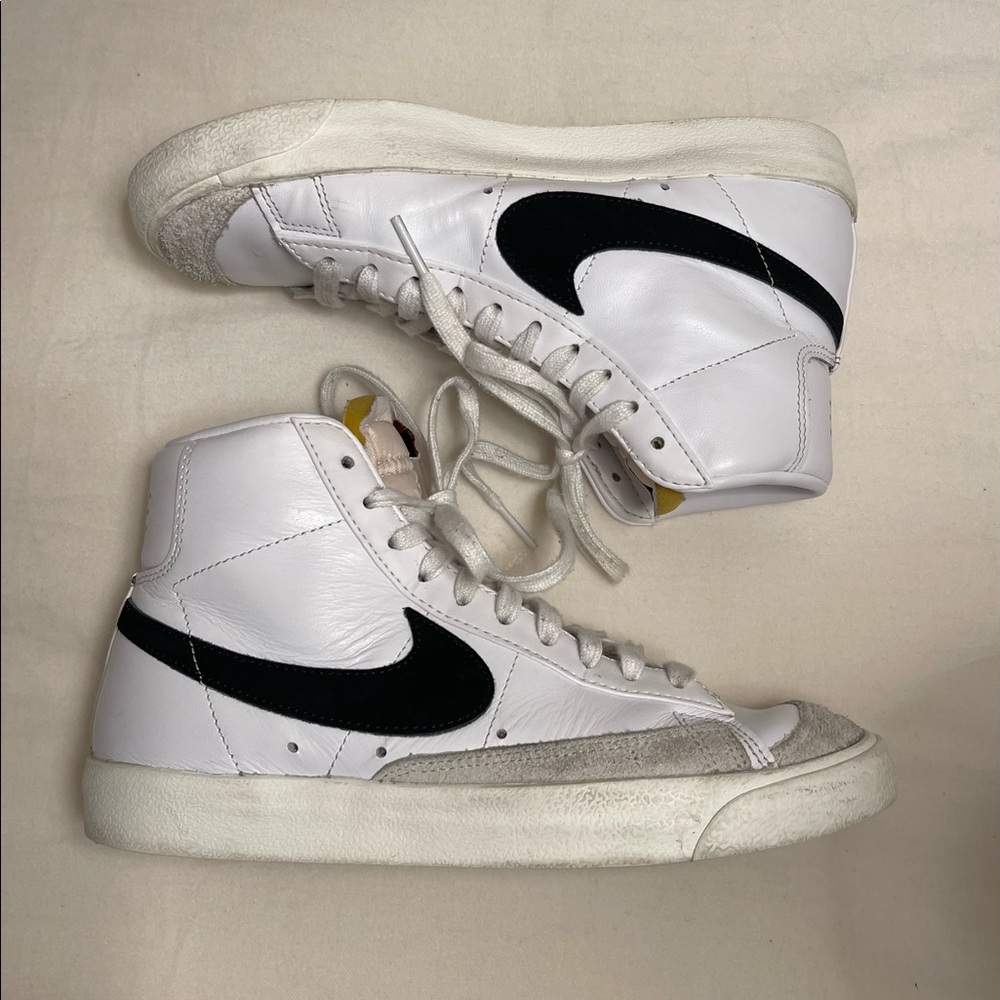 NIKE BLAZER MID ‘77